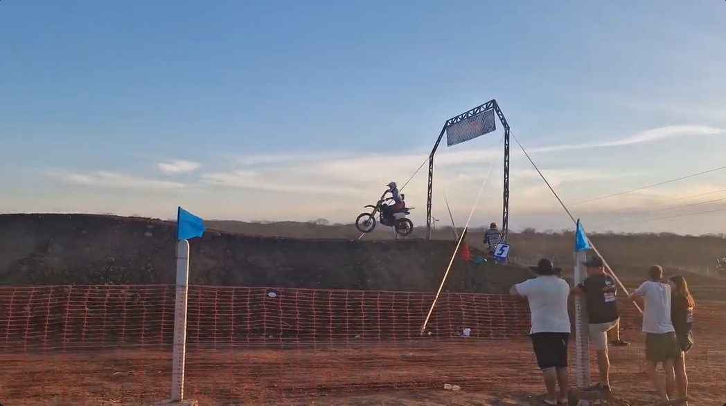 1⁰ Motocross de Uiraúna reúne os melhores pilotos do nordeste com muita adrenalina e emoção
