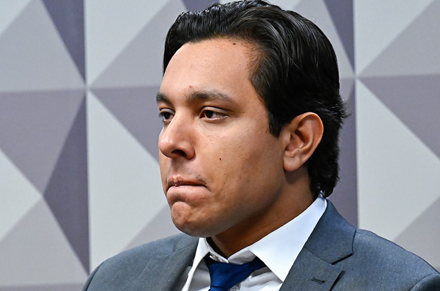 CPMI: acusado de desenvolver programa para fraudar biometria e assinaturas digitais no INSS tem celular aprendido