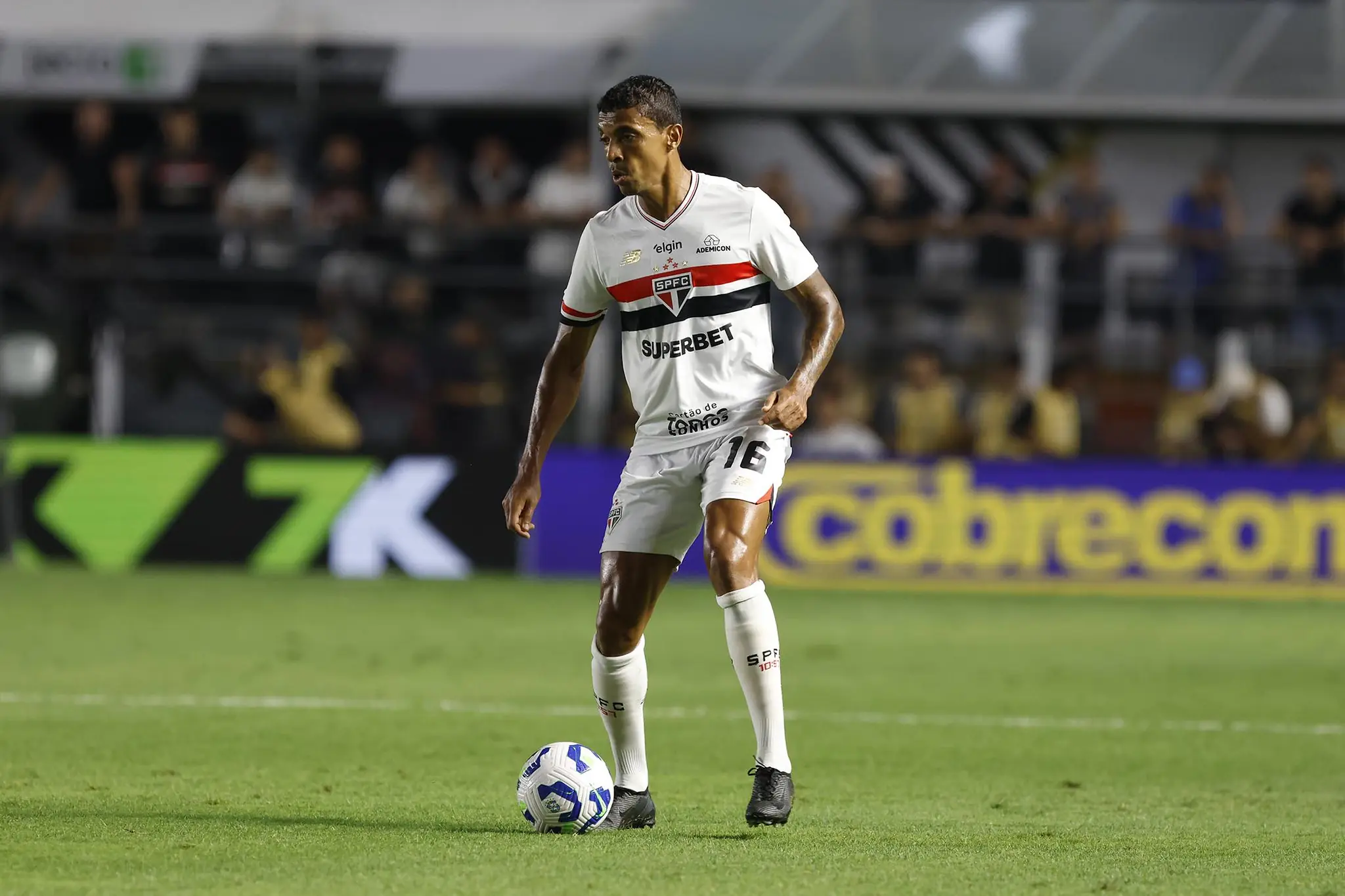 São Paulo tem quatro jogadores com contratos perto do fim; veja situação de cada um