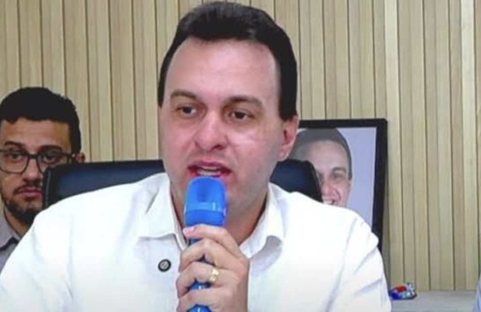Prefeito Espedito Filho desabafa sobre crise financeira em Triunfo e relata novo bloqueio de quase R$ 800 mil