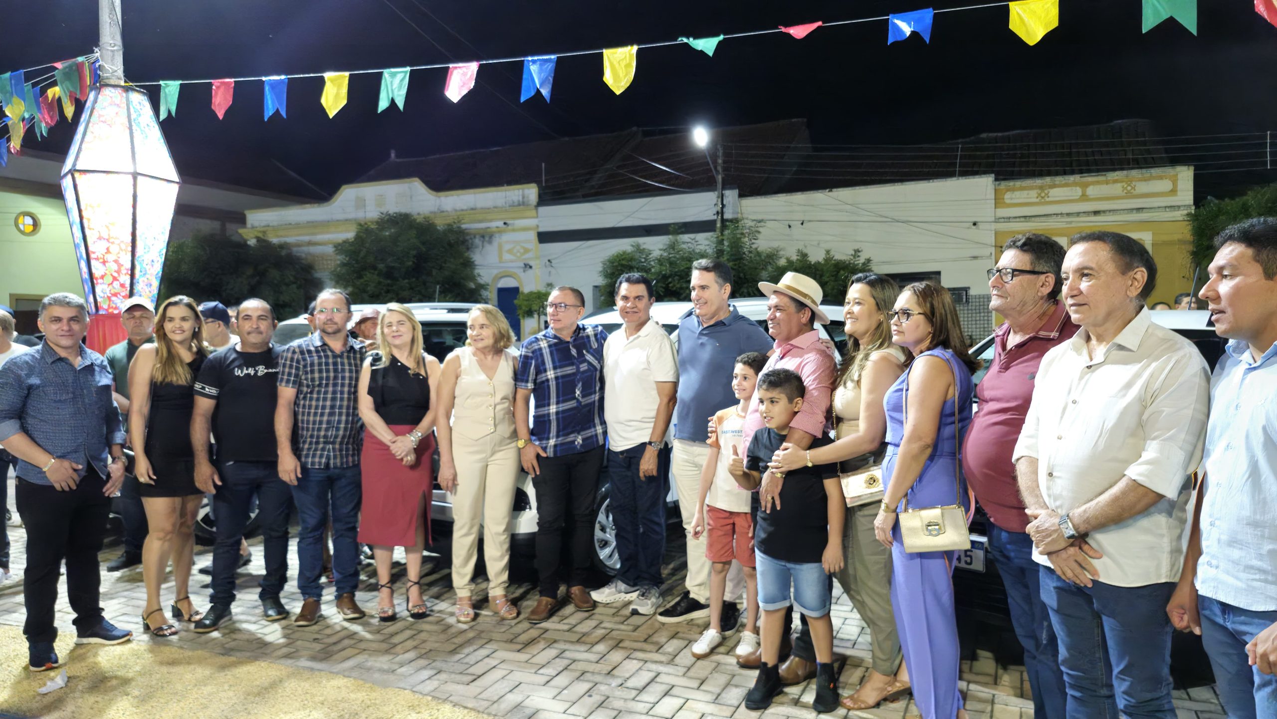 Terreiro do forró: Luis Cláudino entrega 04 veículos e 02 tratores em São João do Rio do Peixe (Video)