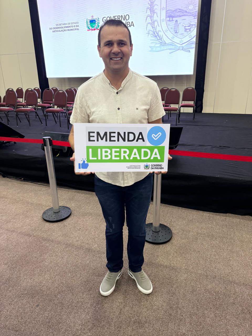 Aldo Andrade participa de solenidade com o governador e recebe emendas para Bernardino Batista