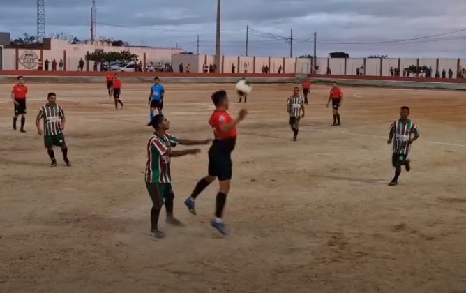 Bernardino Batista dá o pontapé inicial do campeonato municipal e Aldo Andrade anuncia reforma e gramado do estádio