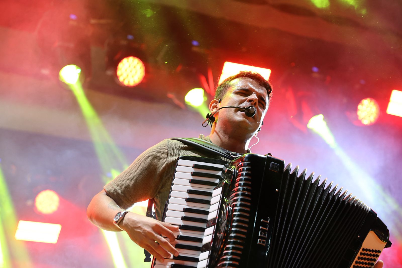 Prefeitura celebra o dia do católico com missa e show religioso em Bernardino Batista
