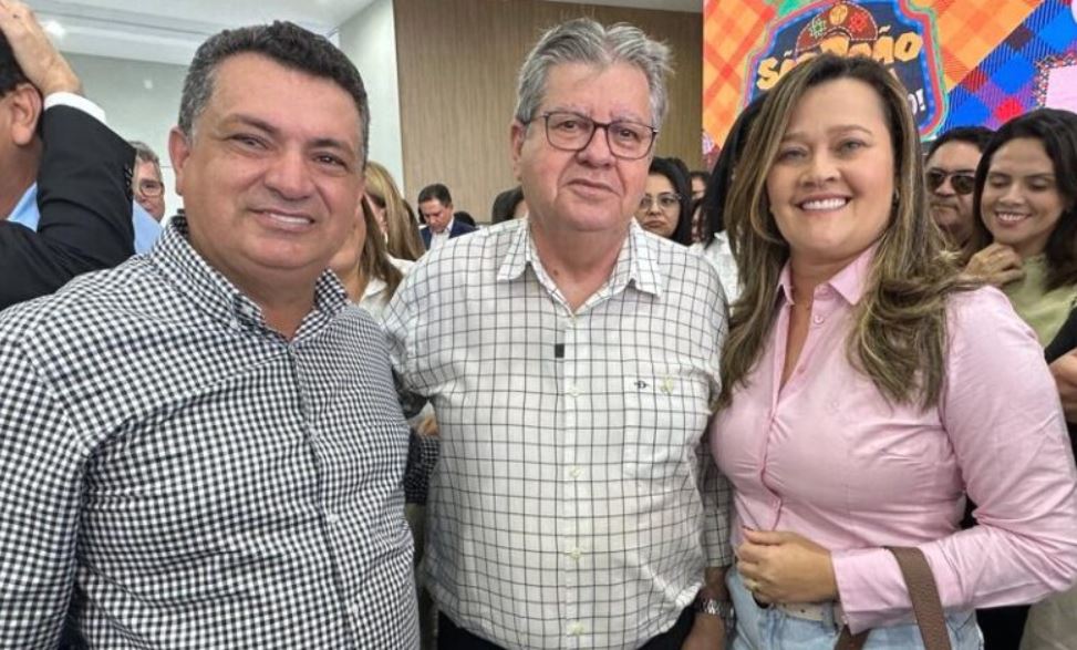 PESQUISA ESTADUAL: Pré-candidata a deputada estadual Larúcia Sá se mantém firme entre os favoritos na disputa por vaga na Assembleia Legislativa para 2026