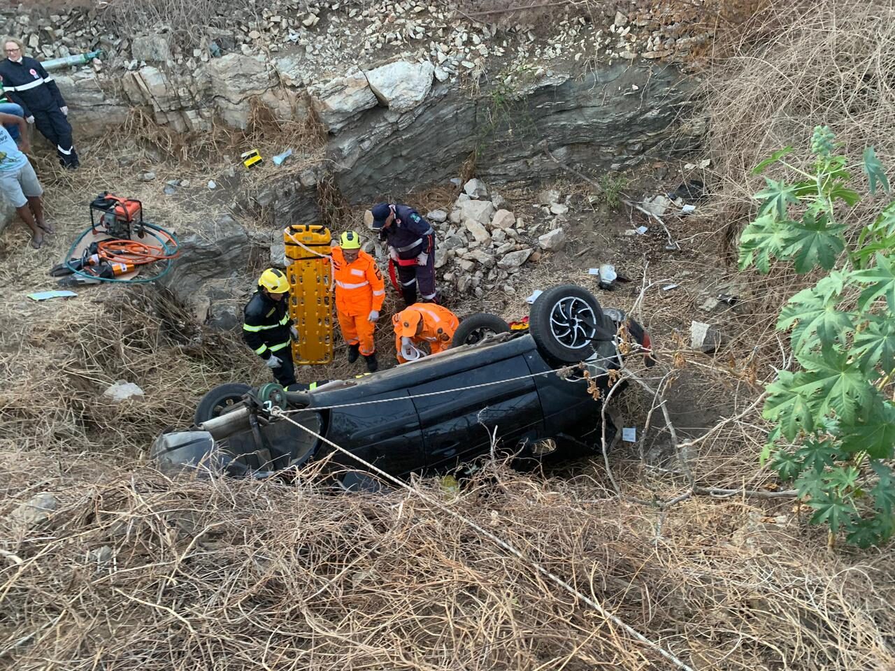 Bombeiros resgatam vítima presa nas ferragens em acidente no interior do RN