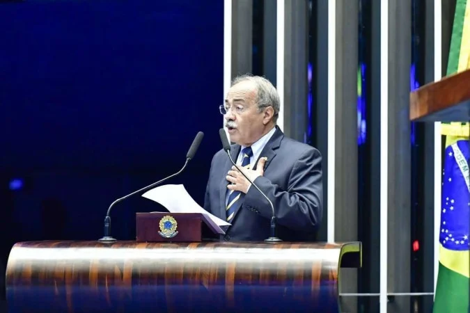 PGR pede arquivamento de inquérito contra senador flagrado com dinheiro na cueca