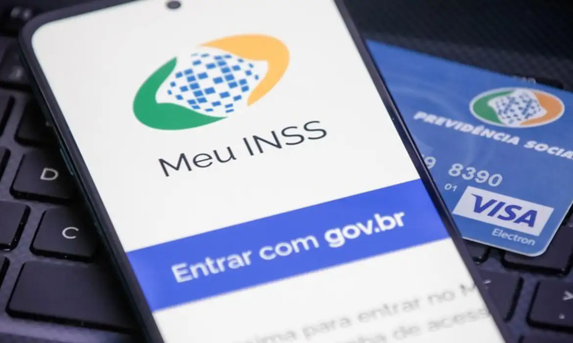 Aposentados têm até 14 de fevereiro para pedir ressarcimento ao INSS