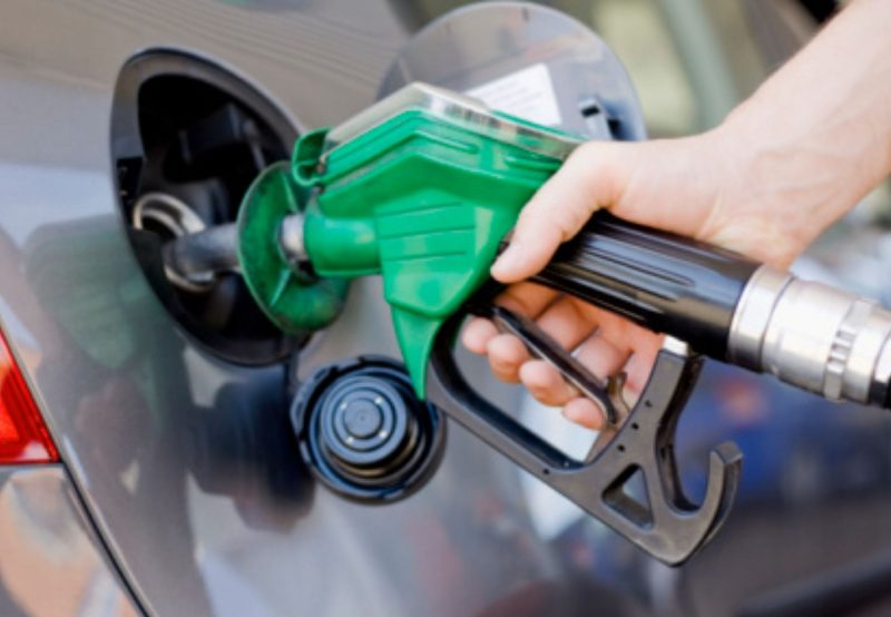 Petrobras reduz preço da gasolina em 5,2% a partir desta terça