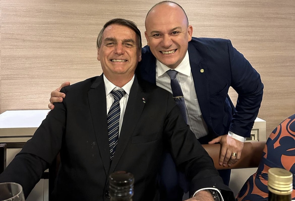 Bolsonaro pede autorização para receber aliados e inclui visita do deputado paraibano Cabo Gilberto Silva