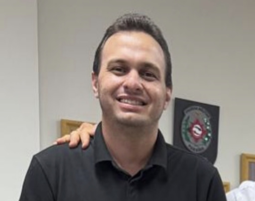 Triunfo anuncia reajuste salarial de 6% para professores acima do piso nacional; prefeito Espedito destaca esforço da gestão
