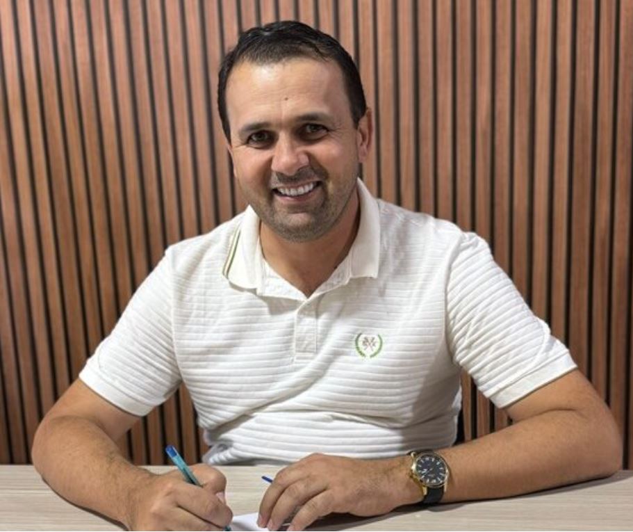 Prefeito Aldo Andrade assina contrato para reforma e ampliação do mercado público de Bernardino Batista
