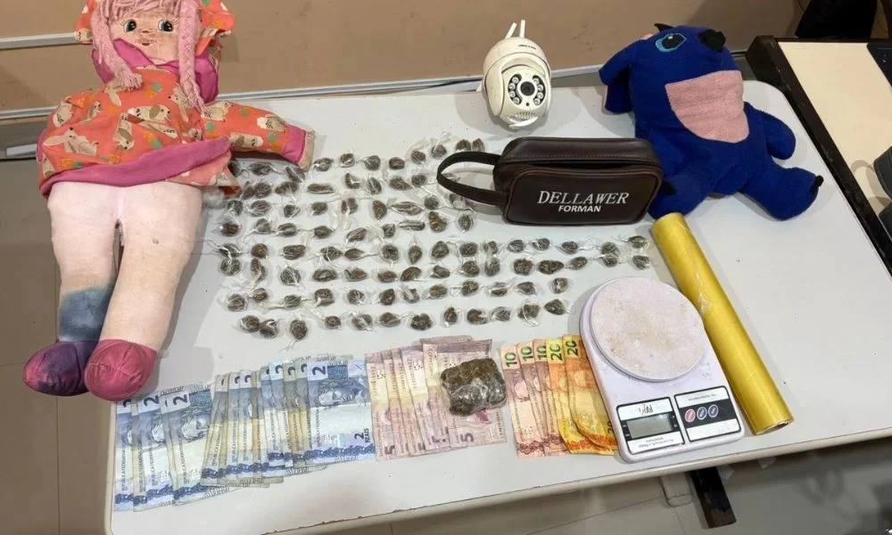 Dupla é presa com bonecos de pelúcia usados para esconder drogas no interior do RN