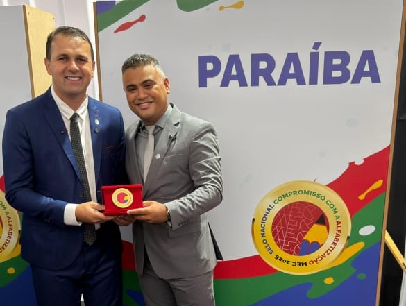 Bernardino Batista recebe Selo Ouro em Alfabetização em cerimônia em Brasília
