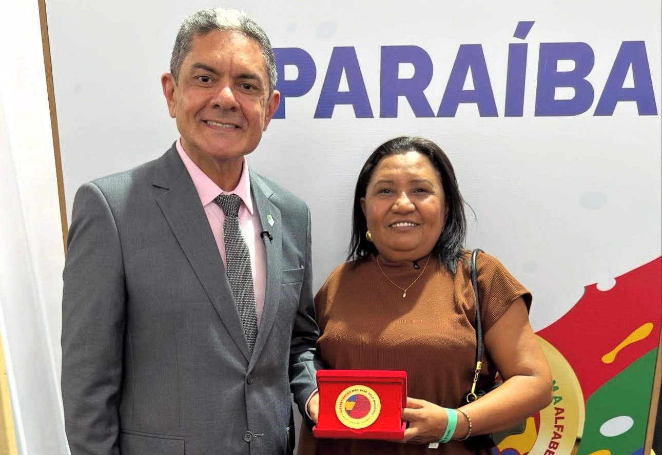 Educação de excelência: Prefeito Rinaldo celebra conquista do Selo Ouro em Brasília