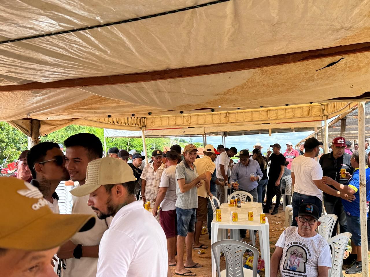 Bernardino Batista recebe multidão na tradicional feira de animais