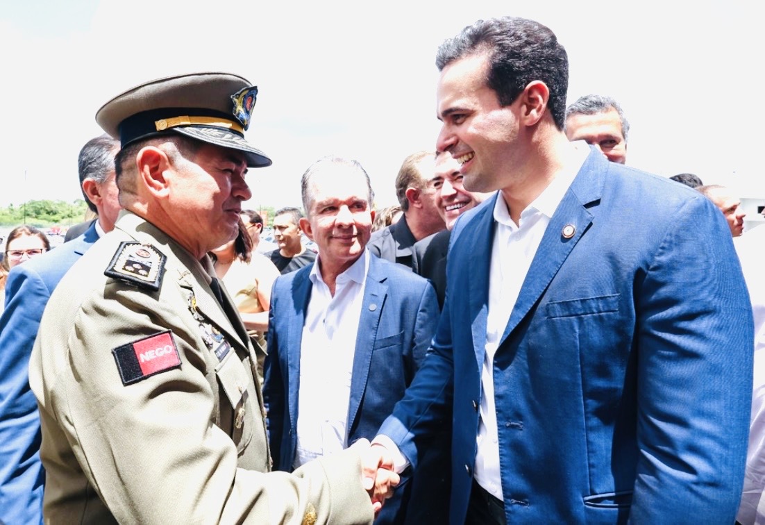 Coronel de Cajazeiras assume comando-geral da PMPB em cerimônia no Centro de Convenções nesta quarta-feira (8)