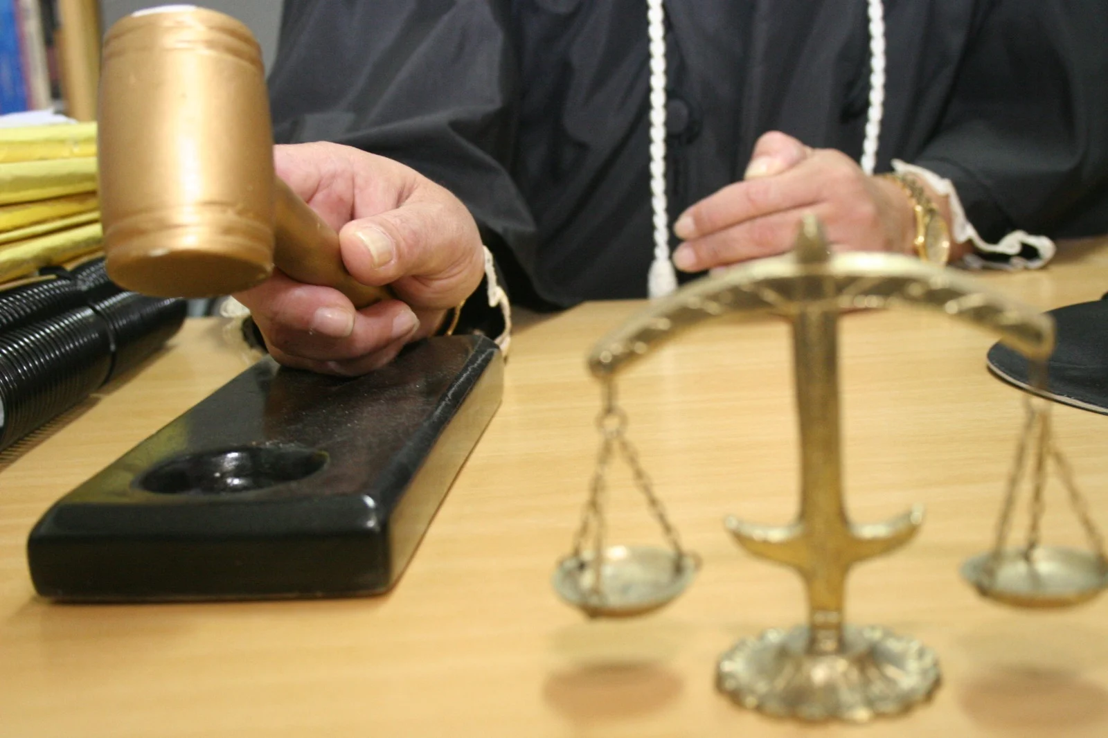 Justiça condena Estado a indenizar professora que ficou sem salário durante licença-maternidade