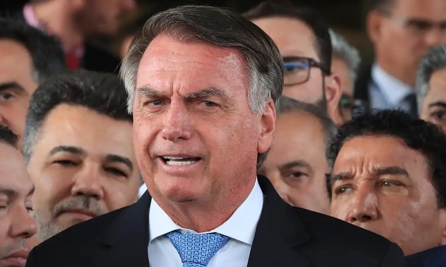 Moraes autoriza defesa de Bolsonaro a acompanhar depoimento sobre arma