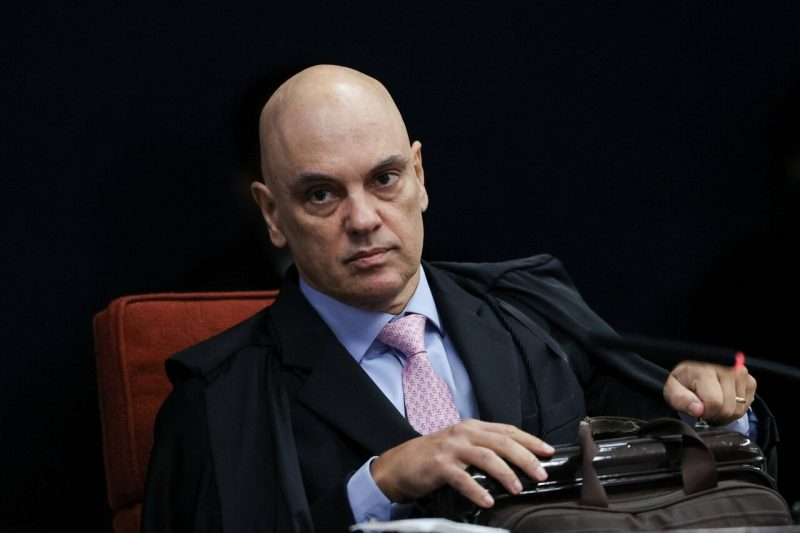 Supremo Tribunal Federal :Moraes decide manter Bolsonaro em prisão domiciliar temporária