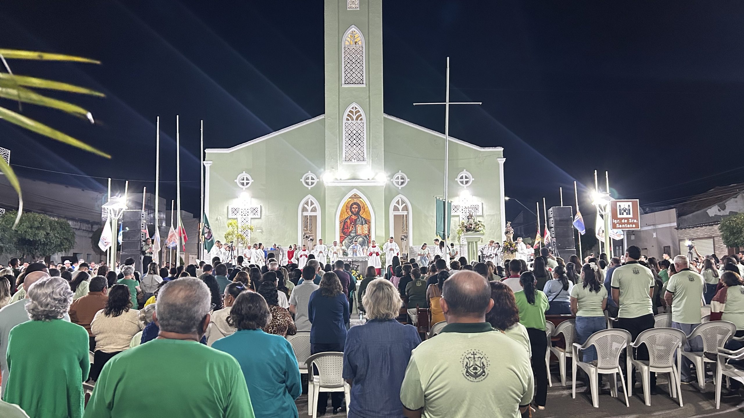 Abertura das festividades de senhora Santana reúne fiéis e grande festa litúrgica em Luiz Gomes