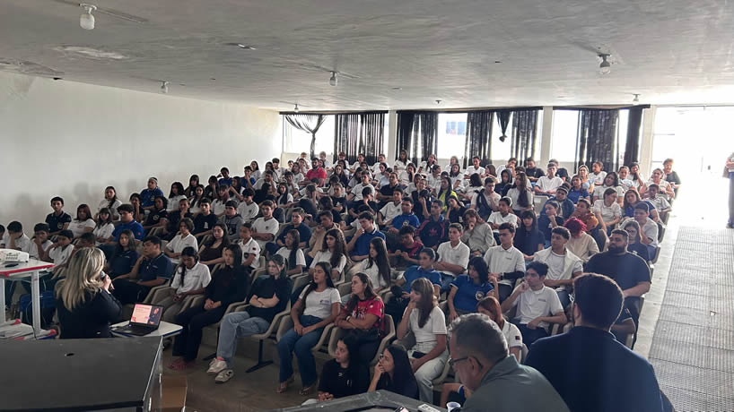 Sebrae promove palestras gratuitas sobre atendimento, vendas e redes sociais em cidades do Vale do Piancó