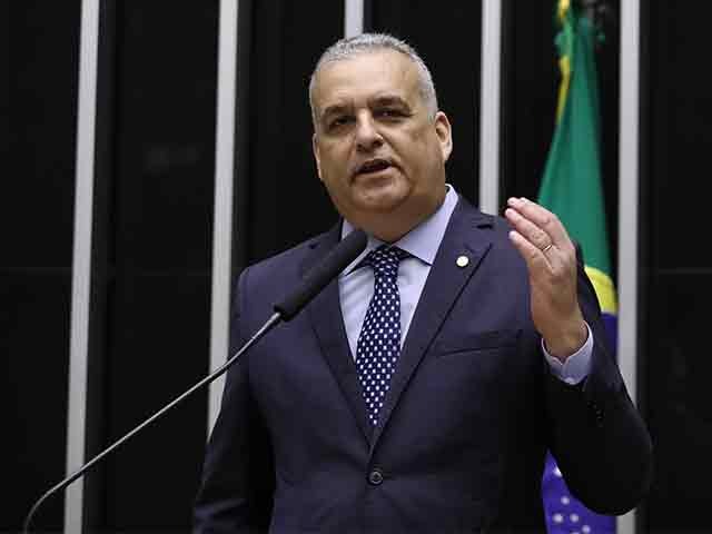 Flávio Bolsonaro anuncia Alfredo Gaspar como candidato a vice-presidente em sua chapa