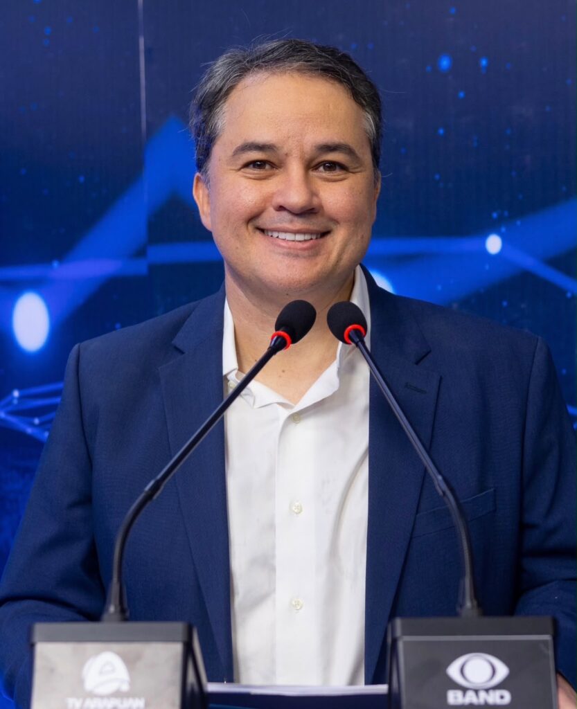 Efraim Filho apresenta propostas para segurança, habitação, inovação e gestão pública em debate na TV