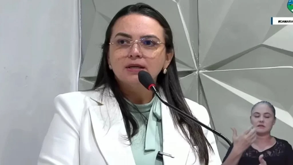Prefeita do interior do Ceará diz ser contra concurso público: ‘Tira a vaga de uma pessoa da cidade’
