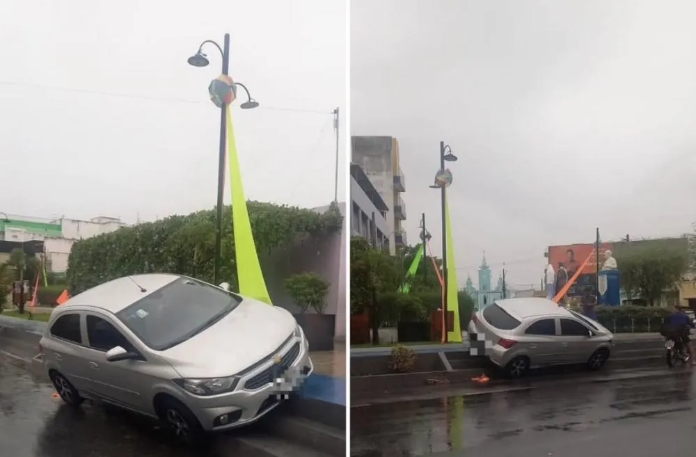 Carro fica preso em degraus da Praça Padre França após motorista perder controle em Uiraúna