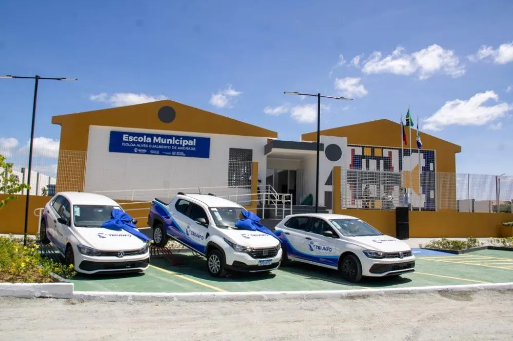 Repercute: Triunfo realiza entrega de três novos veículos durante inauguração de escolas