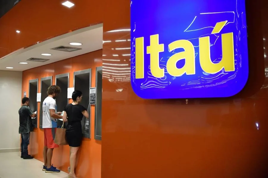 “Extrema má-fé”: como o Itaú escondeu cobranças indevidas em cartões de clientes