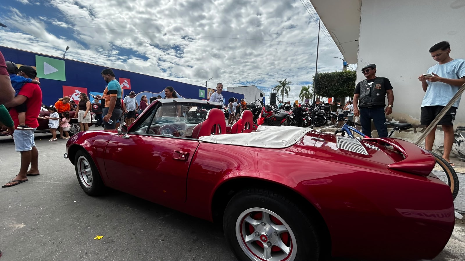 TRIUNFEST 2026: Domingo começa com Eco Pedal, Motofest, Carros antigos, Rock e finais esportivas