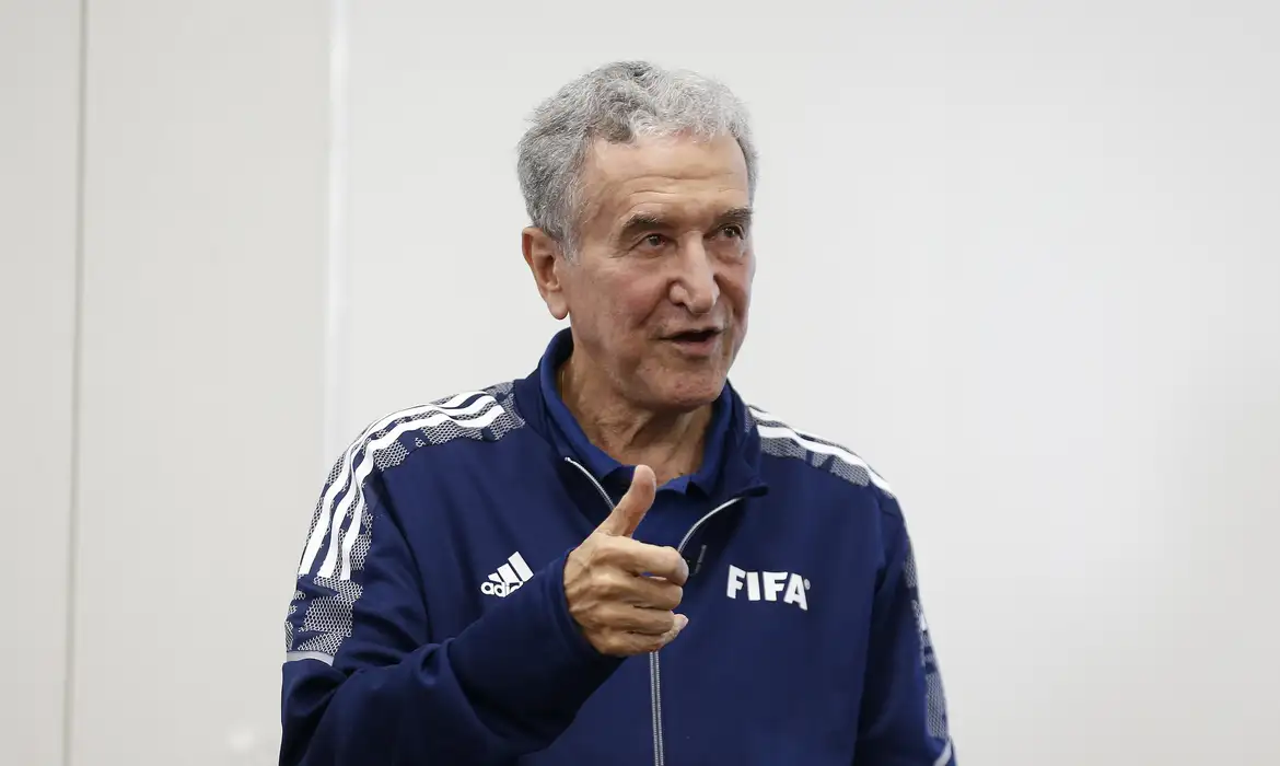 Técnico do tetra, Calor Alberto Parreira é internado no Rio