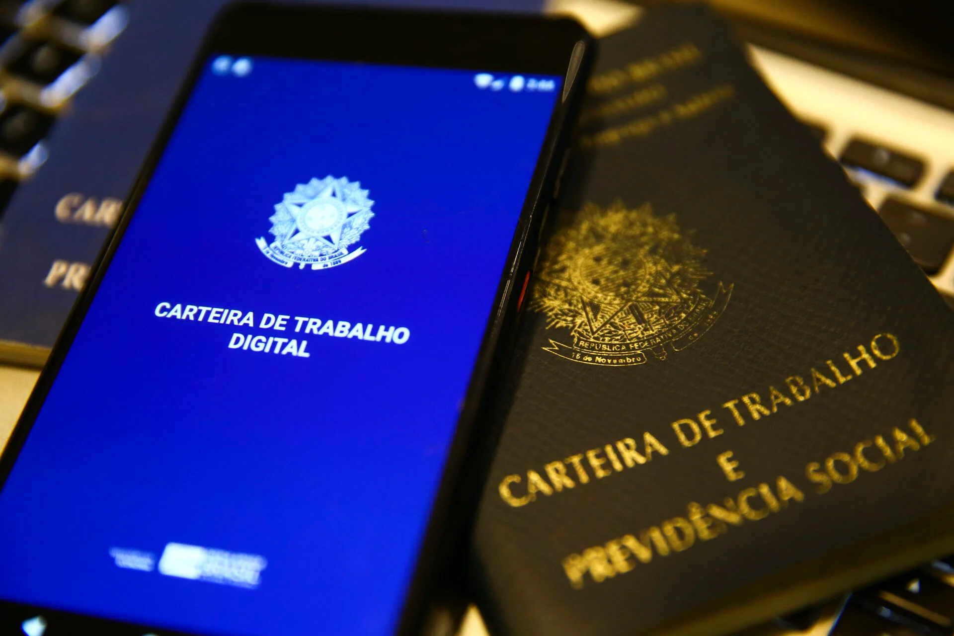 Desemprego no 2º trimestre é 5,4%, o menor já registrado no período