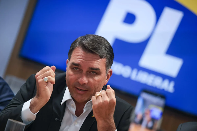 PL lança Flávio Bolsonaro ao Planalto sob pressão por vice e alianças