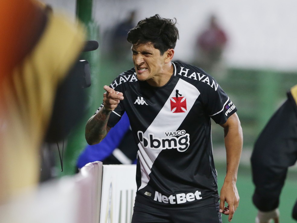 gol de Cano, Vasco x Defensa y Justicia — Foto: REUTERS/Daniel Jayo