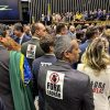 Deputados do PL protestam contra Lula no plenário: ‘Fora ladrão’