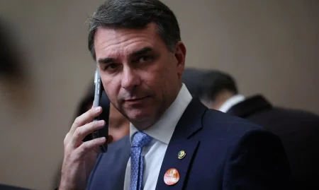 2026-05-14T215009Z_865536769_RC2W7LAGCJVO_RTRMADP_3_BRAZIL-ELECTION-BOLSONARO-FILM_b0db1c