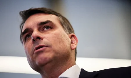 2026-05-27T200245Z_1_LYNXMPEM4Q21M_RTROPTP_4_BRAZIL-ELECTION-1