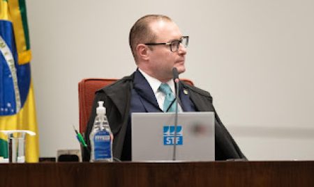 Cristiano-Zanin-STF-Supremo-Tribunal-Federal-Primeira-Turma-se-reuniu-para-julgamentos-apos-a-decis˜so-que-prendeu-ex-presidente-jair-Bolsonaro-Metropoles-2-scaled-1-1