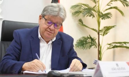 Joao-Azevedo-4_Easy-Resize.com_-800x523