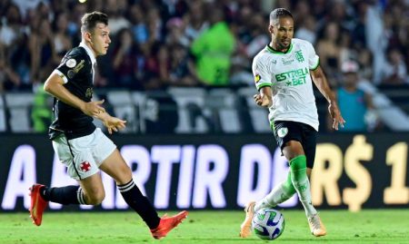 vasco-vence-com-golaco-de-payet-e-abre-vantagem_widelg